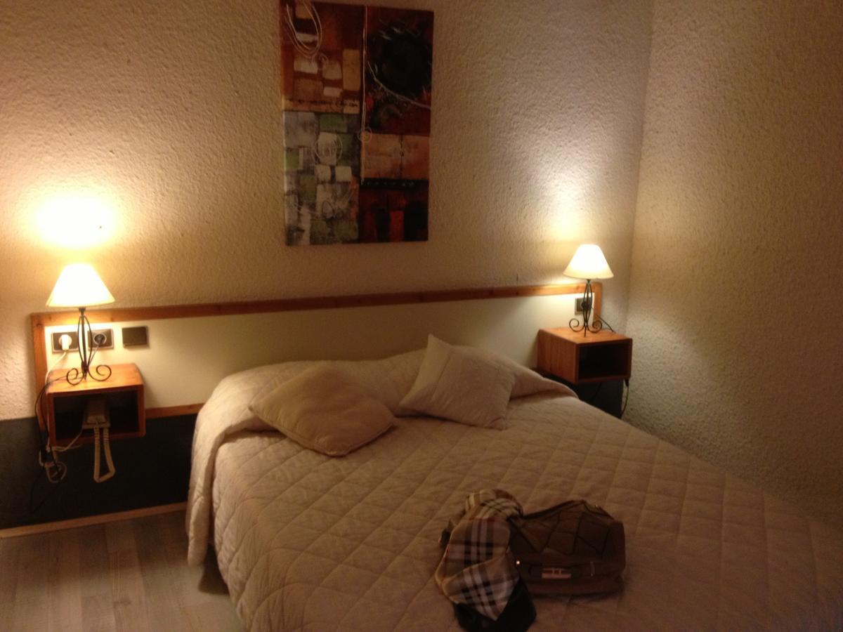 Hotel Cartusia Sarcenas Quarto foto